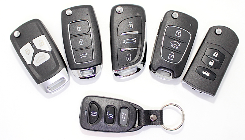 Smart fortwo kaukoluitusavain.